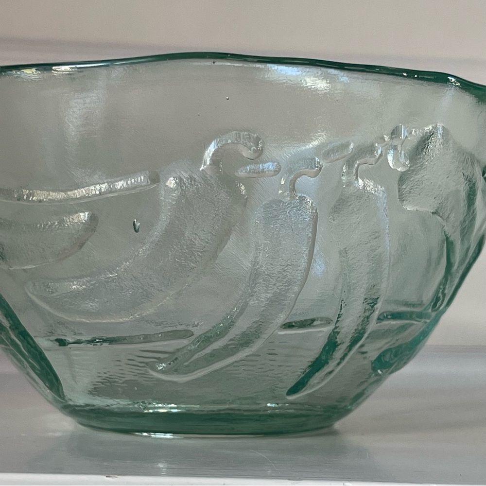 Vintage Jalapeño Chili Pepper Embossed Recycled Glassware Bowl Green